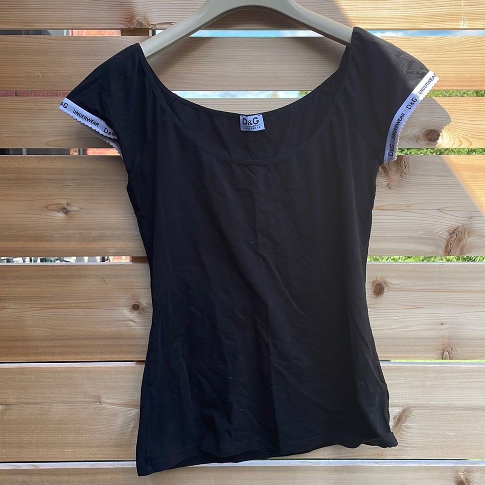 Dolce & Gabbana large black tee stretchy looks new
